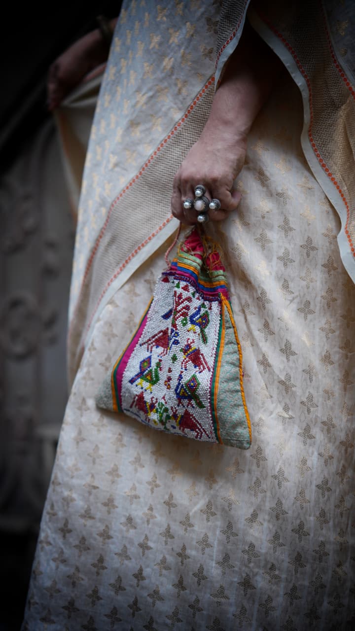 Victoria | Handwoven | Cotton-Silk-Zari Onam Saree