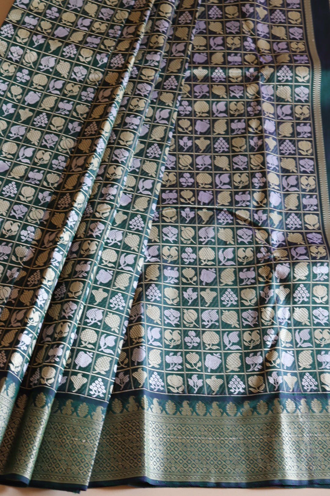 WinVarisai-Peacock green