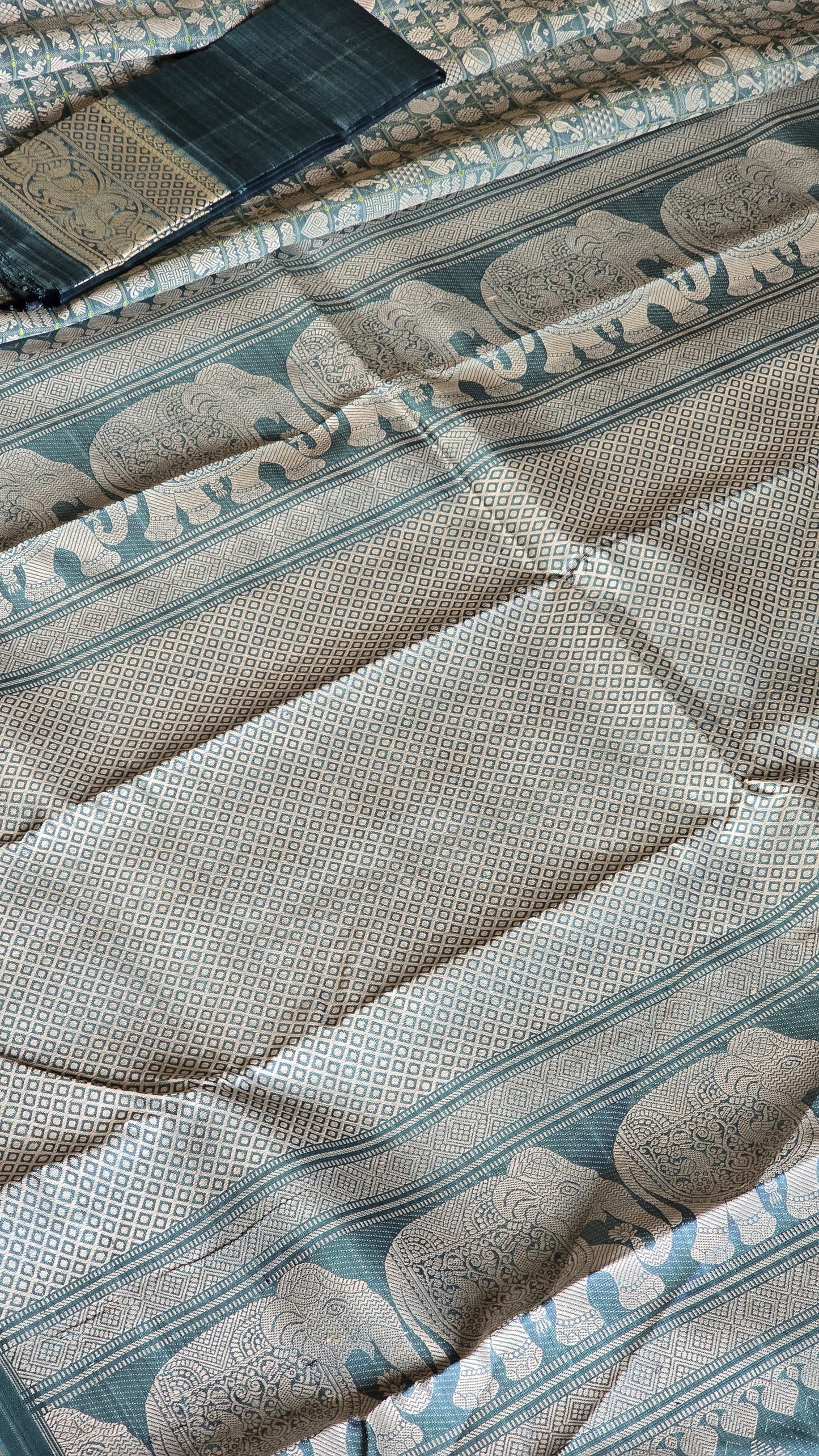 36 Motifs- Aananda with Bhuvana