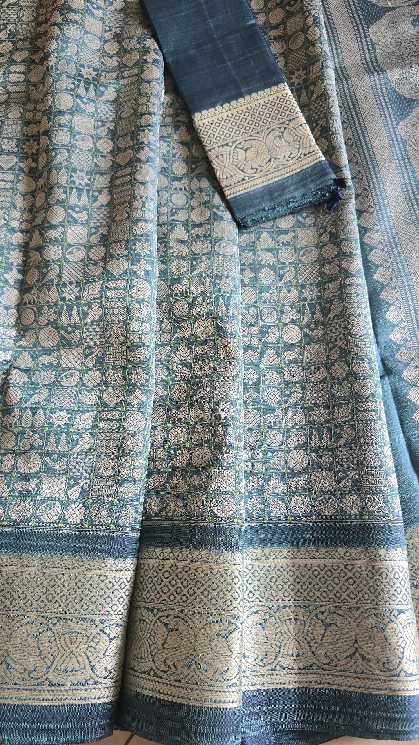 36 Motifs- Aananda with Bhuvana