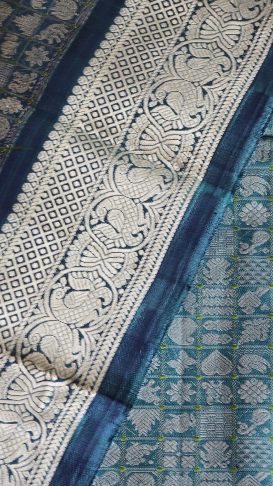 36 Motifs- Aananda with Bhuvana