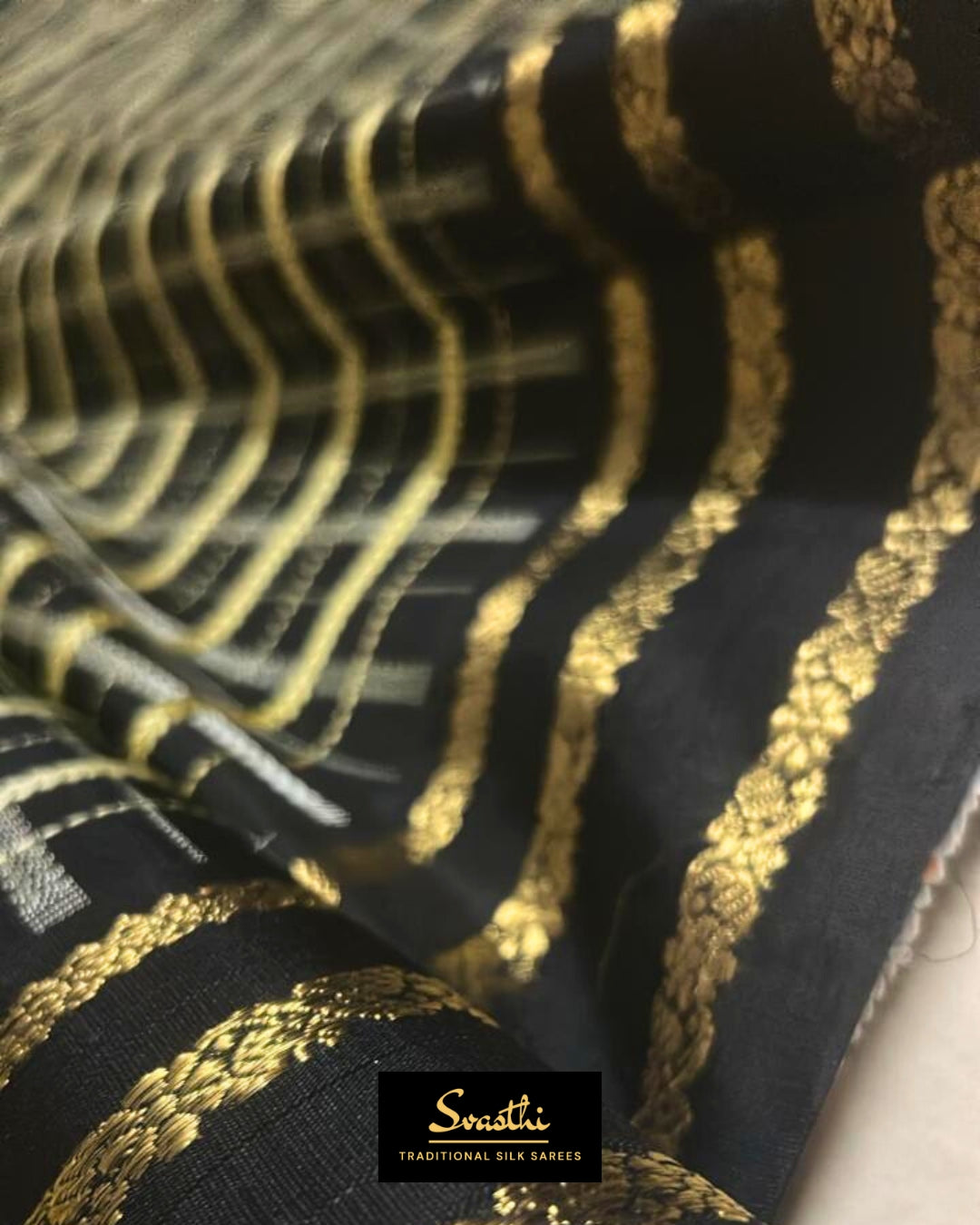 Raavum | Pure Silk Korvai with Zari