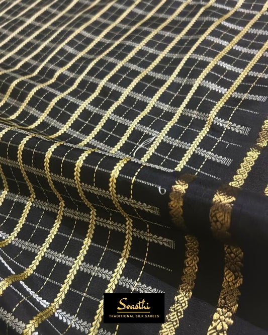 Raavum | Pure Silk Korvai with Zari